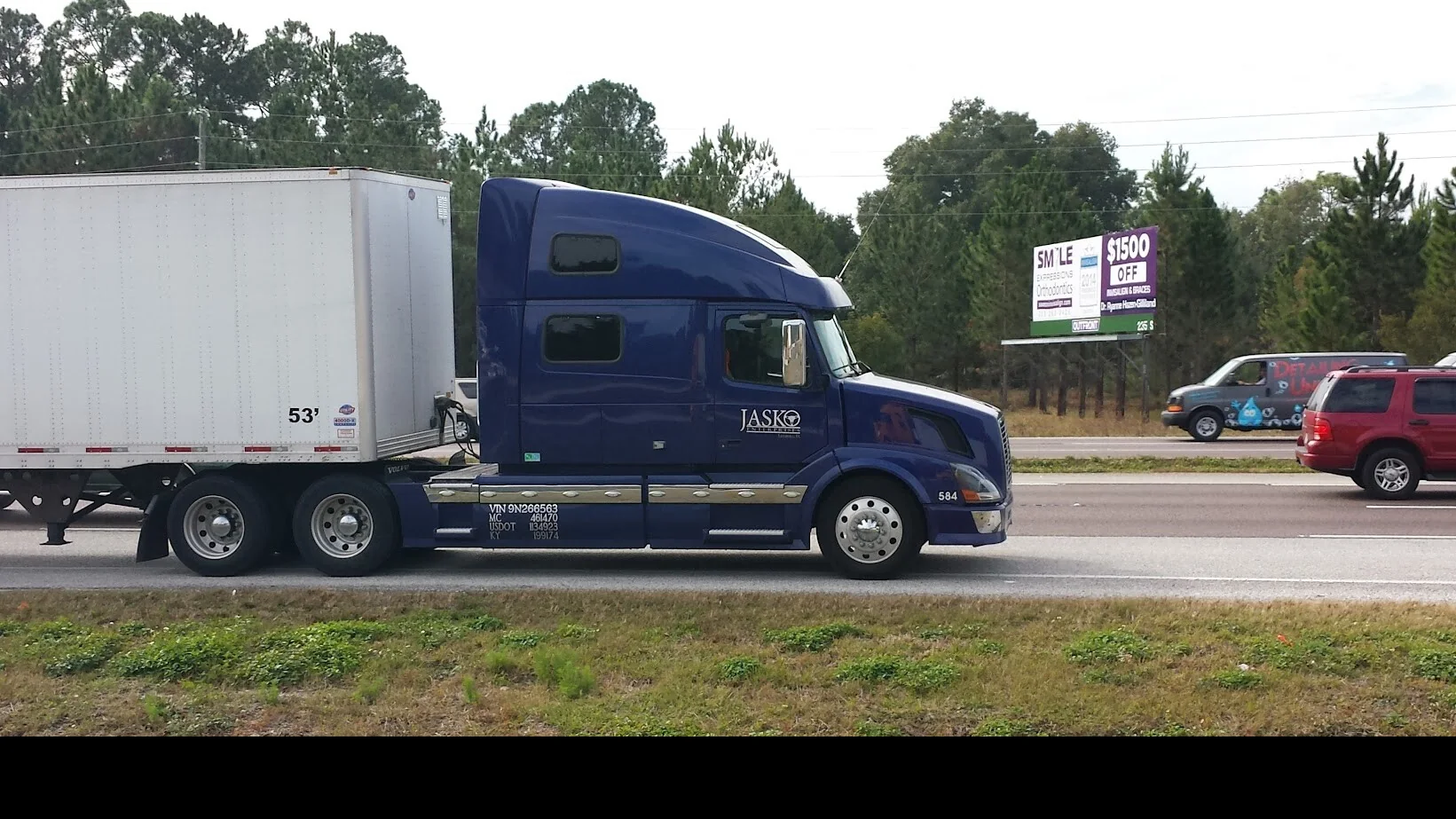 JASKO dry-van combination traveling on the highway
